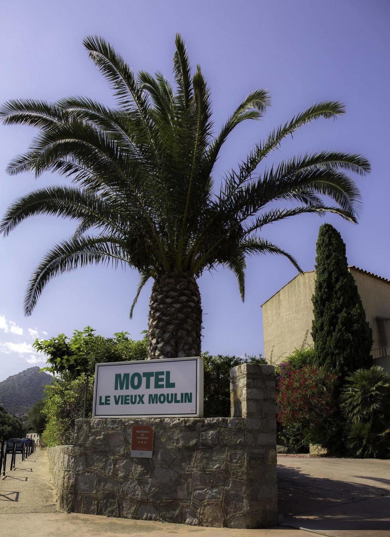 Motel Le Vieux Moulin LʼÎle-Rousse Exterior foto