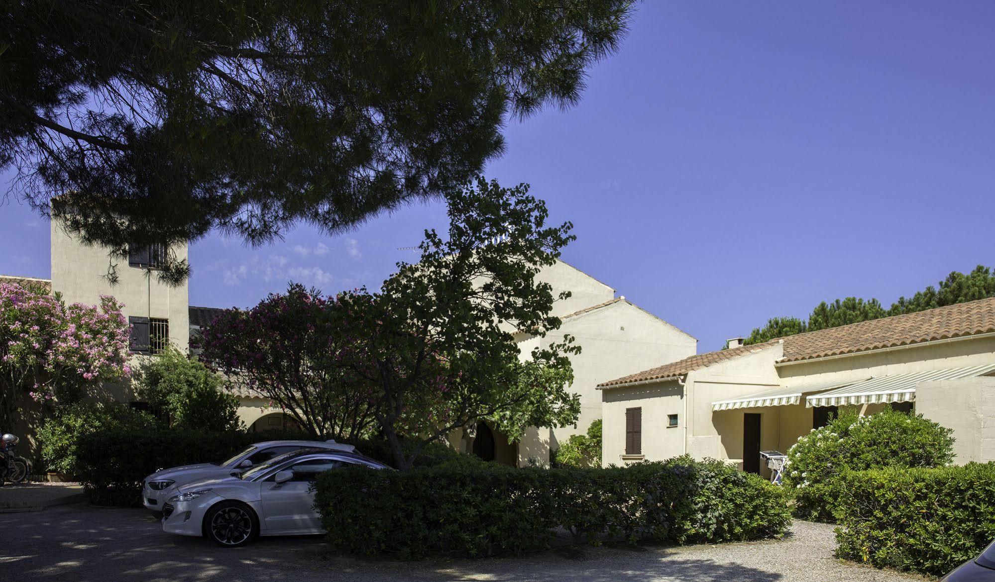 Motel Le Vieux Moulin LʼÎle-Rousse Exterior foto